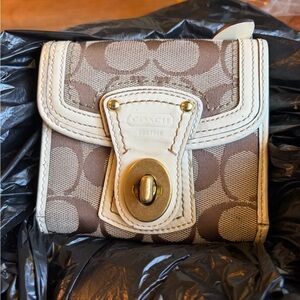 RARE Vintage Coach Legacy Signature turnlock wallet in khaki canvas Ivory trim